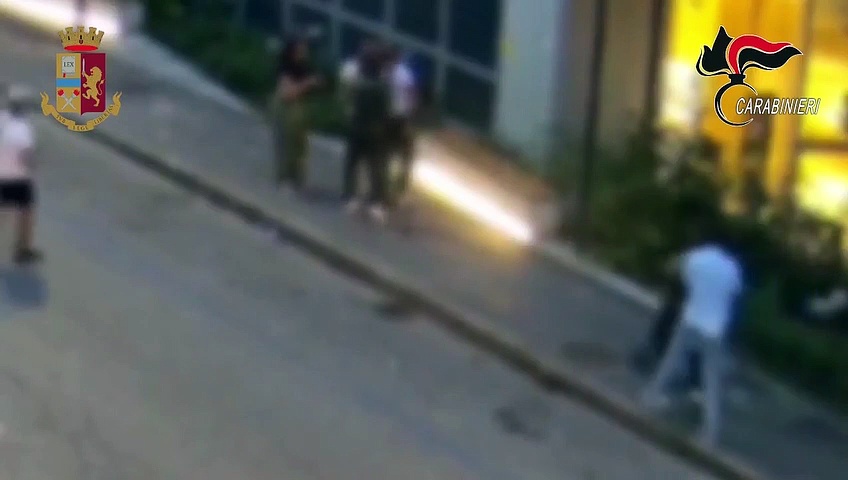 Video Movida violenta a Milano, arrestati due noti trapper - Video