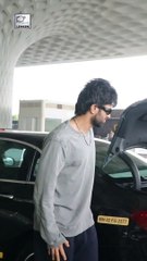 साउथ सुपरस्टार Vijay Deverakonda का कूल लुक एयरपोर्ट पर