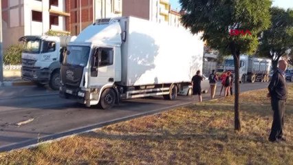 SANDIKLI'DA ZİNCİRLEME KAZADA MADDİ HASAR MEYDANA GELDİ