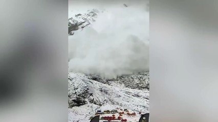 Himalayalar'da 19 dağcının öldüğü çığ anbean kamerada