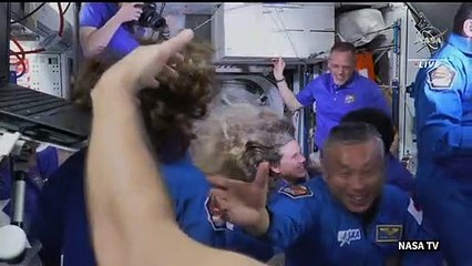 En pleine guerre en Ukraine, les Etats-Unis emmènent une cosmonaute russe dans l'ISS