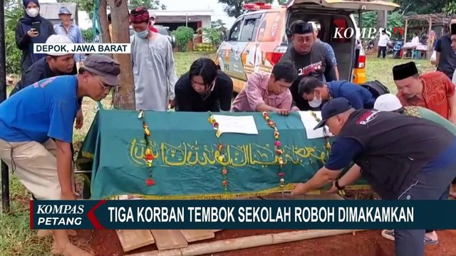 Tiga Siswa MTsN 19 Pondok Labu Korban Tembok Roboh Dimakamkan