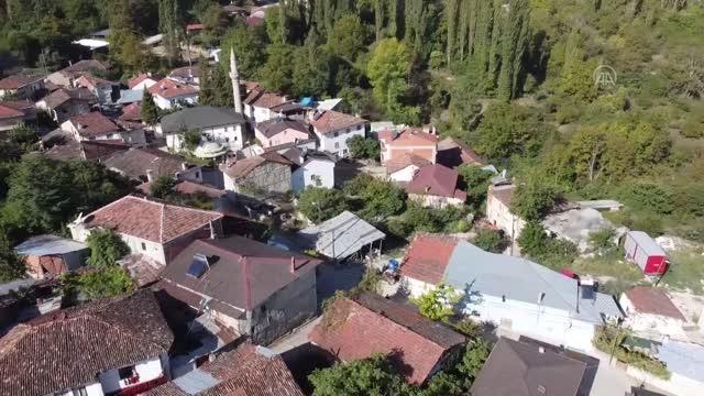Tescilli Çukurören biberi acısının yanında görüntüsüyle de ünlü