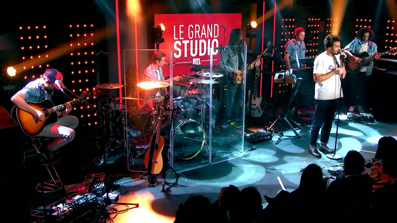 AMIR interprète "J'ai cherché" dans le " Grand Studio RTL"