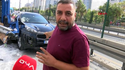 Sürücü yol ayrımında kararsız kaldı, bariyerlere saplandı