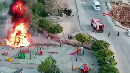 Çocuk parkındaki oyuncakları yaktılar!