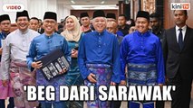 'Saya guna beg dari Sarawak' - Tengku zafrul