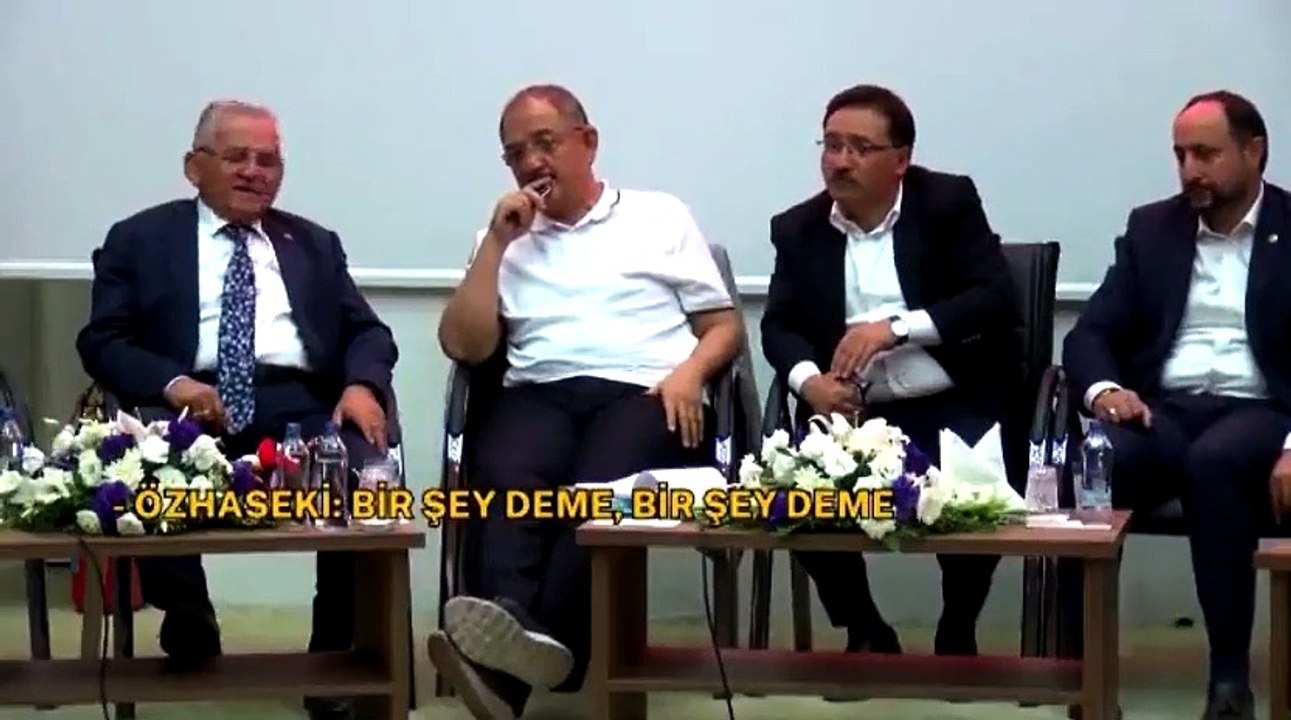 AK Partili Özhaseki mikrofonun açık olduğunu unutunca skandala imzasını attı