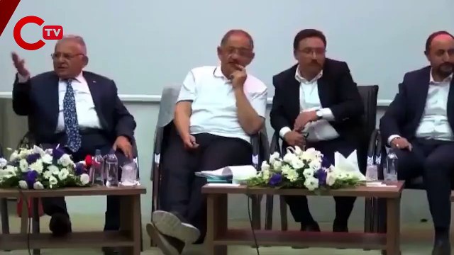 Mikrofon açık kaldı, Mehmet Özhaseki ile AKP’li başkanın yurttaşı nasıl geçiştirdiği duyuldu