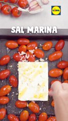 Albóndigas con salsa de queso feta y tomate cherry