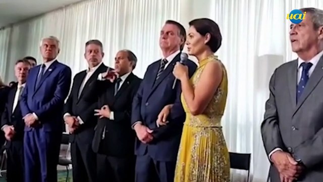 Michelle Bolsonaro pede desculpas por palavrões do presidente Bolsonaro
