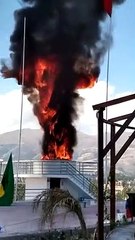 Video: Fuego consumió el monumento del ‘Cristo Blanco’ en Perú 