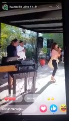 Carolina Vargas  Aignasse canta "Amiga Traidora"