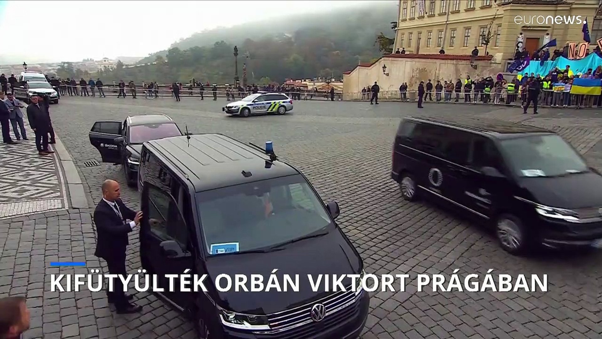 Kifütyülték Orbán Viktort Prágában