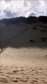 Surfer sur les dunes de sable... Complètement dingue