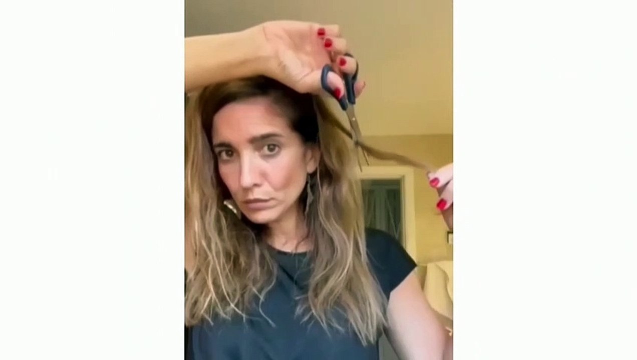 Actrices y directoras se cortan el pelo en solidaridad con las mujeres iraníes: "Libertad"