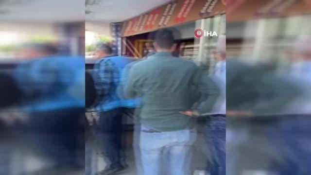 Ümraniye'de virajı alamayan otomobil dükkana daldı