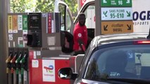 Largas colas en las gasolineras de París por falta de combustible
