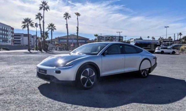 تصنييع أول سيارة تعمل بالطاقة الشمسية