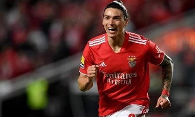 نونيز يرحل عن بنفيكا متوجهاً إلى ليفربول بأغلى صفقة في تاريخ النادي