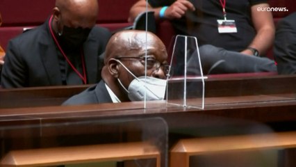 Zuma em liberdade aguarda novo julgamento