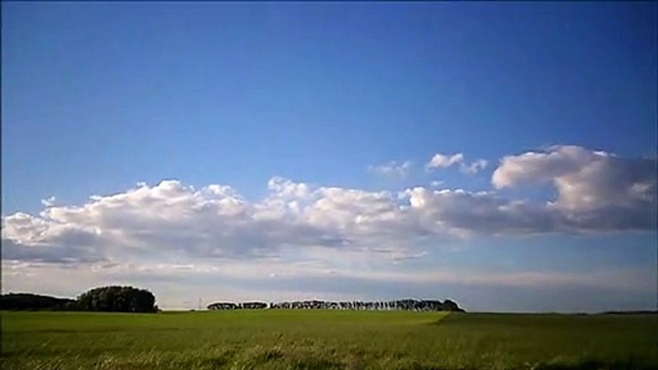 MCH 336 7 SECONDS OF BEAUTIFUL CLOUDS IN THE SUMMER TIME.
