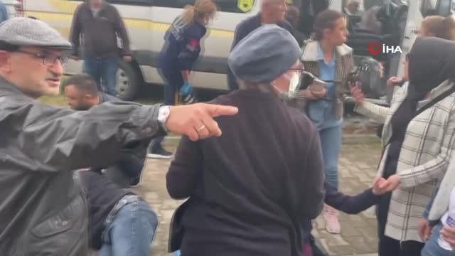 Servis minibüsünde can pazarı... İşçileri evine götüren minibüs kontrolden çıkarak direğe çarptı