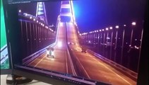 Distrutto il ponte di Crimea: in un video l'esplosione del treno-bomba