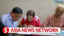 Vietnam News | Old folks get back to class