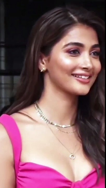 Pooja Hegde beautiful south actress /पूजा हेगड़े दक्षिण की खूबसूरत अभिनेत्री/بوجا هيغد ممثلة الجنوب الجميلة/பூஜா ஹெக்டே அழகான தென்னக நடிகை