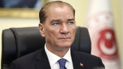 Atatürk'ü yapay zekayla yeniden canlandırdılar! Sosyal medyada yer yerinden oynadı