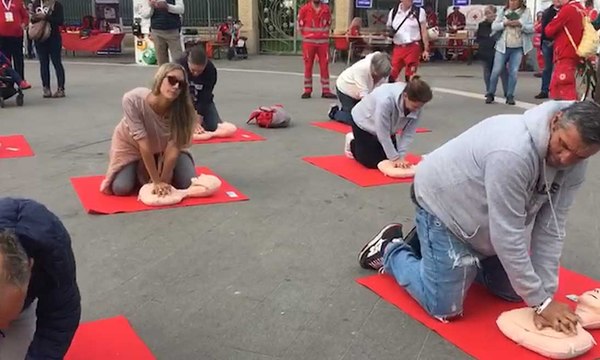 Croce Rossa, alla Palla di Pomodoro i pesaresi imparano a salvare vite