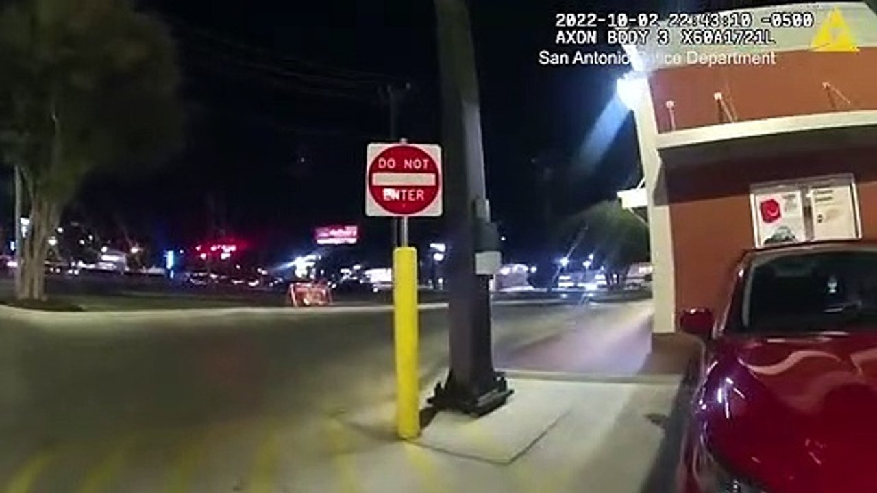 San Antonio cop fires his gun at teens in a McDonald's lot