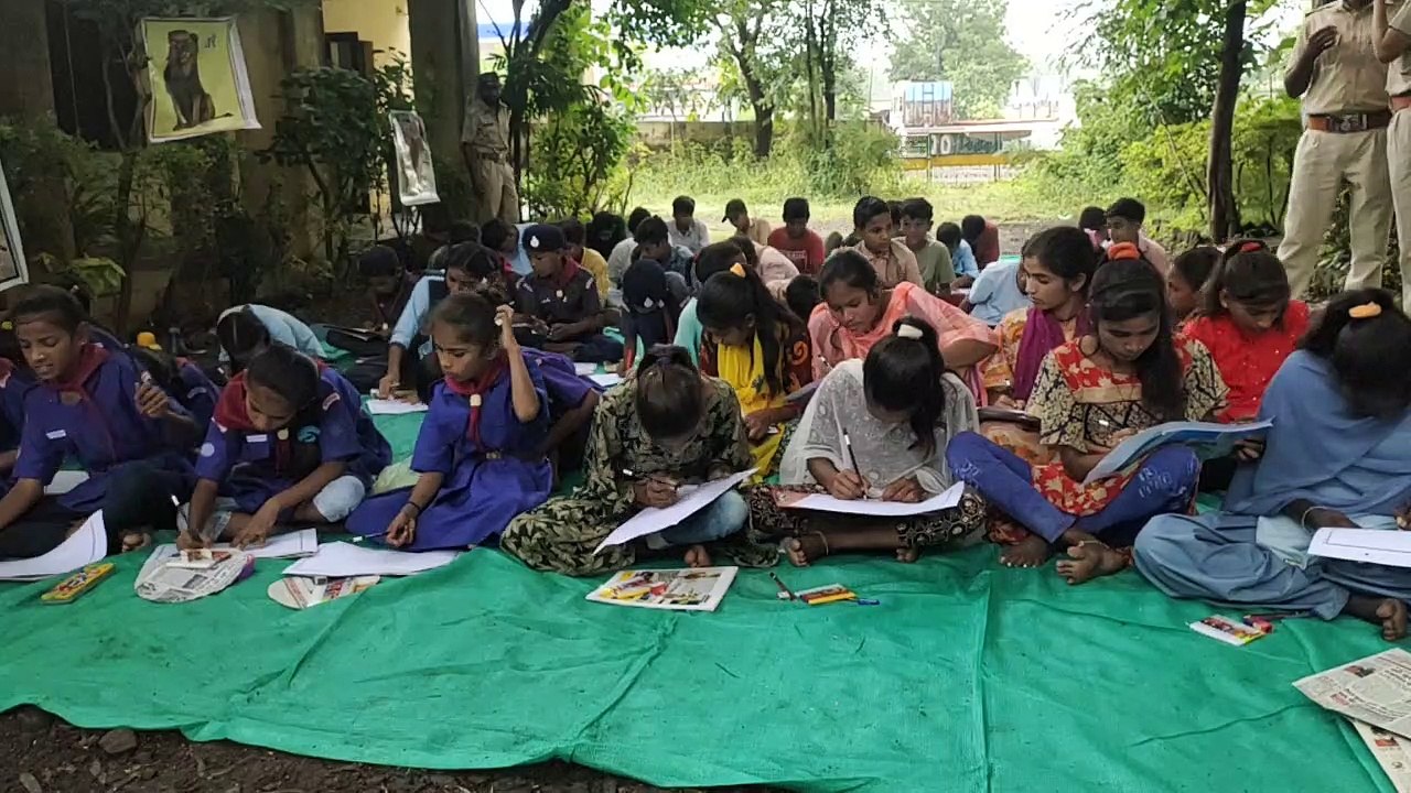 वन विभाग ने बच्चों को सिखलाई वन्य जीवों की सुरक्षा और संरक्षण की बारीकियां