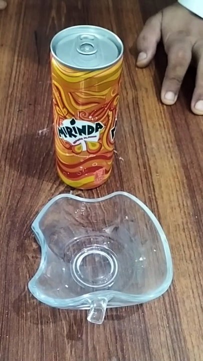 color in mirinda bottle.