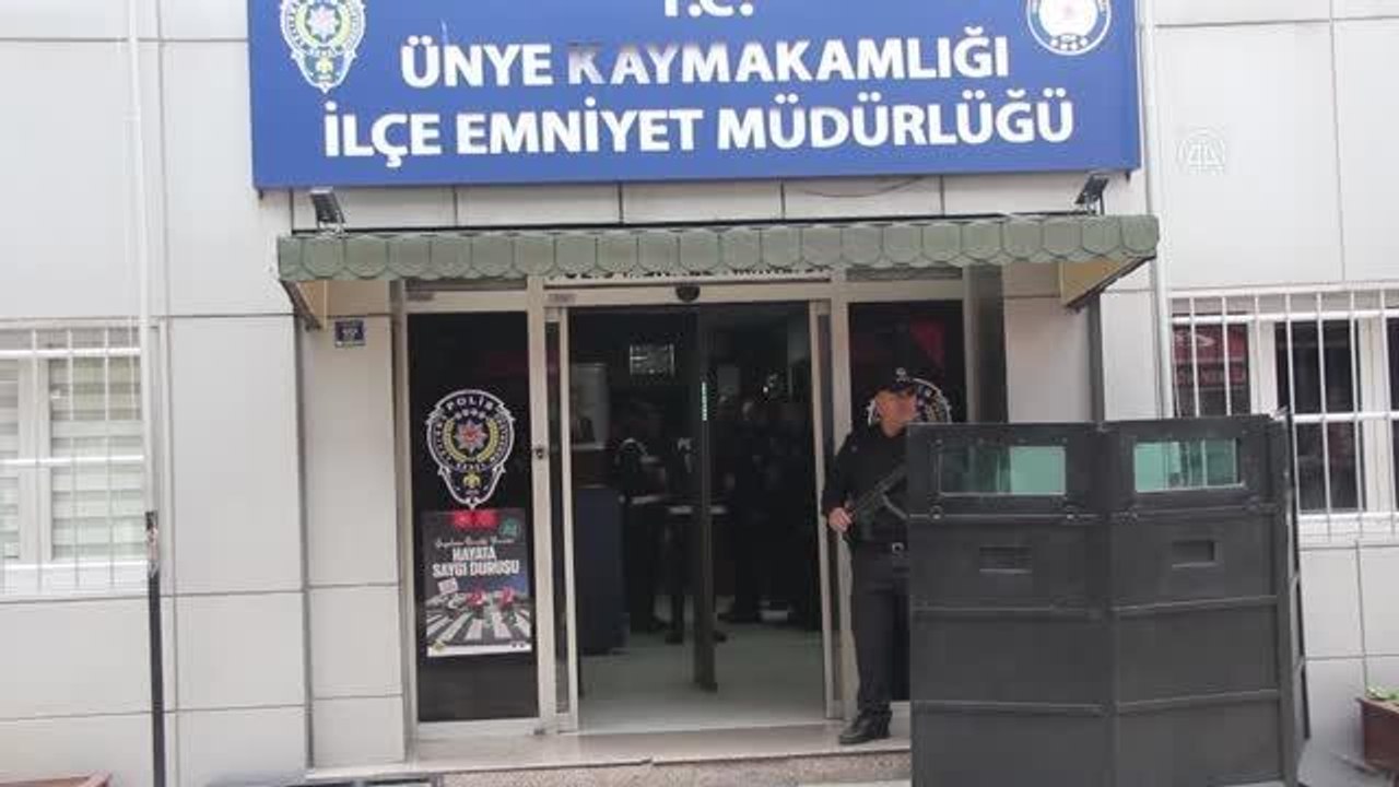 Ayrı yaşadığı karısını bıçaklayarak yaralayan zanlı adliyede