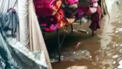 बारिश से मेले में भरा पानी, दुकानदार हुए परेशान