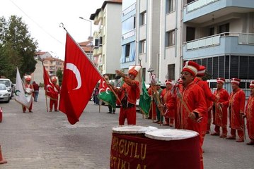Öksüz ailesinin sünnet merasimi renkli görüntülere sahne oldu