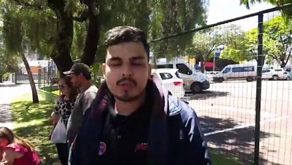 "Ela estava droga, inconsciente e fora de si e esfaqueou a moça", afirma testemunha