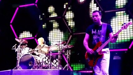 MUSE - Feeling Good [Glastonbury Festival 2010]