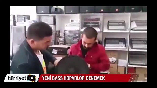 Dört kafadarın yeni bass deneyi! İnternetin yeni fenomeni oldu