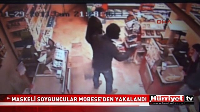 MASKELİ SOYGUNCULAR MOBESE'DEN YAKALANDI