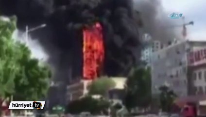 Çin'deki dev bina saniyeler içinde alev topuna döndü