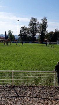 Résultat Équipe 2 , Hausgauen 2 - Durlinsdorf 3 . Très belle rencontre , avec un esprit fair play des 2 Équipes . Victoire des verts 3 à 2 .