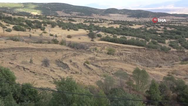 Köy sakinleri heyelan nedeniyle çöken yolun yapılmasını istiyor