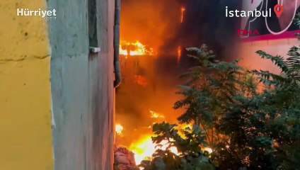 Kadıköy'de 3 katlı bir binada patlama