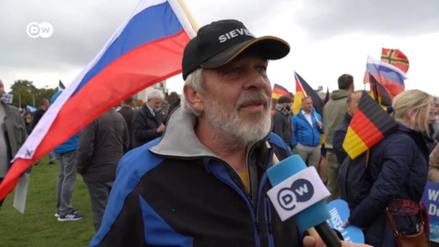 Правые популисты вышли на акцию против роста цен в Германии и не скрывали симпатий к Путину (08.10.2022)