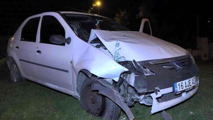 Bursa haberi: Bursa'da kontrolden çıkan araç bariyerlere çarptı