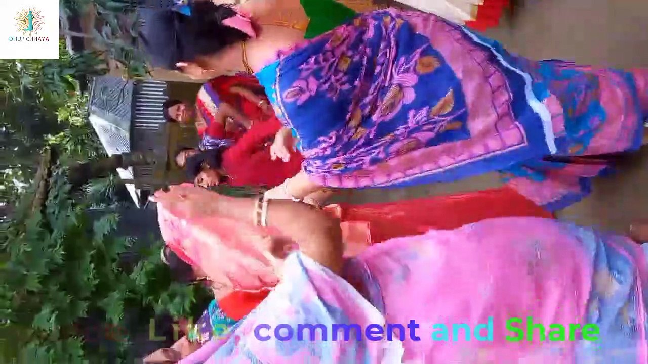 ঢোলের তালে তালে গ্রামের সুন্দরী বৌদিদের ফাটাফাটি মাজা দুলানো নাচ