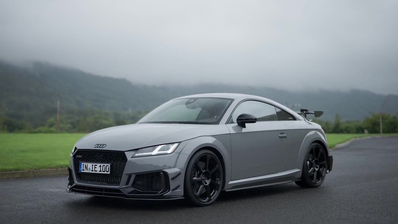 Der Audi TT RS Coupé iconic edition - Den richtigen Ton getroffen - dunkle Eleganz im Exterieur